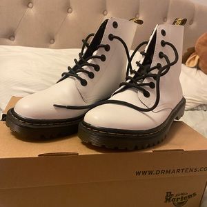 Doc Marten Boots!! Women’s 8!!Perfect condition!!